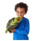 Enfant jouant avec Marionnette à main tortue signée Folkmanis