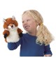 Jeune fille jouant avec Marionnette à main Petit renard